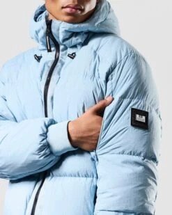 Weekend Offender Amsterdam Down Jacket Winter Sky Blue -Clothing Shop JKAW2313 AMSTERDAM WINTER SKY 1725 MODEL