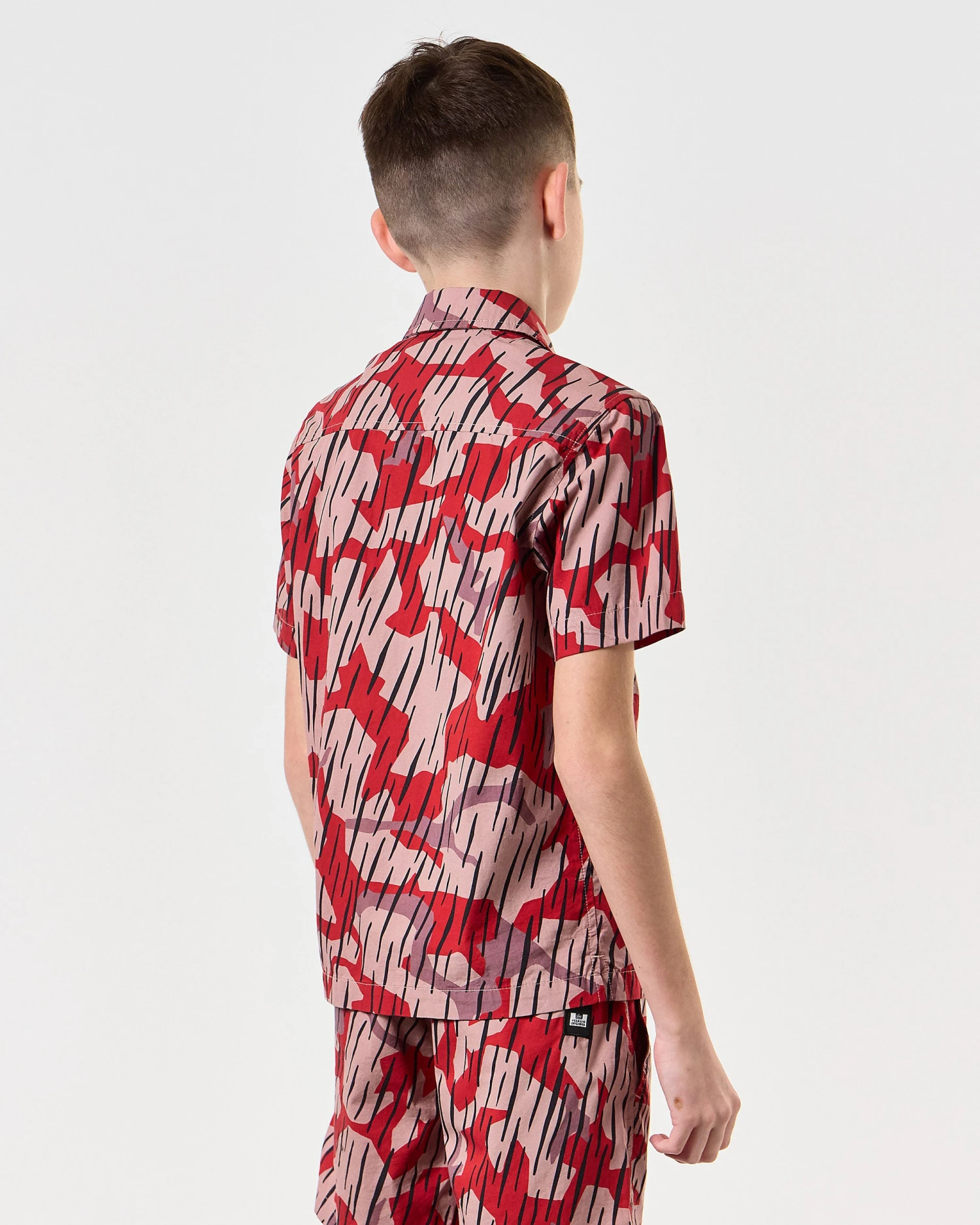 Weekend Offender Kids Monuriki Camo Shirt Blaze Red Rain Camo 4 Weekend Offender Kids Monuriki Camo Shirt Blaze Red Rain Camo - Image 4