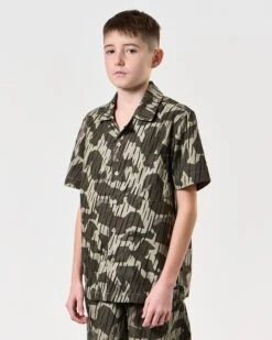 Weekend Offender Kids Monuriki Camo Shirt Castle Green Rain Camo 8 Weekend Offender Kids Monuriki Camo Shirt Castle Green Rain Camo -Clothing Shop KIDSSHSS2404 MONURIKI CAMO CASTLE GREEN7686