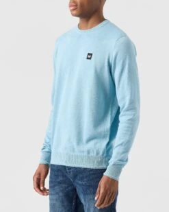 Weekend Offender Solace Knitted Sweater Winter Sky Blue -Clothing Shop KWAW2310 SOLACE WINTER SKY 0077 MODEL