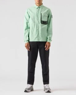 Weekend Offender Latmun Mesh Pocket Over-Shirt Mint Tea Green -Clothing Shop OSAW2310 LATMUN MINT TEA 0681 MODEL