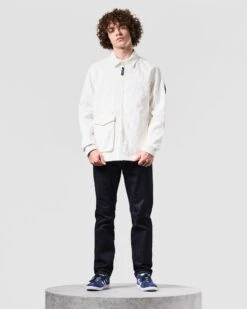 Weekend Offender Vinnie Cord Over-Shirt Winter White -Clothing Shop OSAW2311 VINNIE WINTER WHITE 1365 MODEL