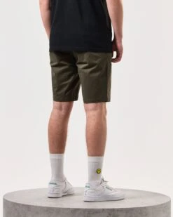 Weekend Offender Ivan Chino Shorts Castle Green -Clothing Shop STSS24 IVAN CASTLE GREEN 6378 MODEL