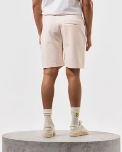Weekend Offender Hawkins Jogger Shorts Alabaster -Clothing Shop STSS2401 HAWKINS ALABASTER 3911 MODEL