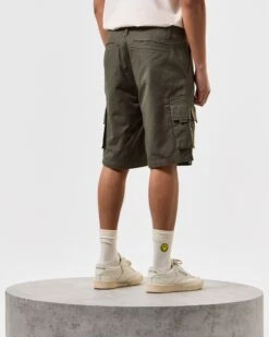 Weekend Offender Mascia Cargo Shorts Castle Green 9 Weekend Offender Mascia Cargo Shorts Castle Green -Clothing Shop STSS2404 MASCIA CASTLE GREEN 3989 MODEL