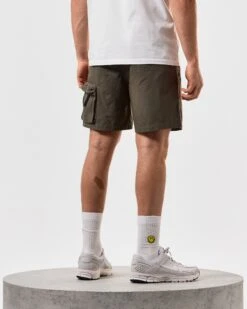 Weekend Offender Sunrise Hills Ripstop Shorts Castle Green -Clothing Shop STSS2407 SUNRISE HILLS CASTLE GREEN 4797 MODEL