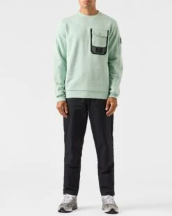 Weekend Offender Adiel Mesh Pocket Sweatshirt Mint Tea Green 10 Weekend Offender Adiel Mesh Pocket Sweatshirt Mint Tea Green -Clothing Shop SWAW2316 ADIEL MINT TEA 0672 MODEL