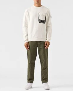 Weekend Offender Adiel Mesh Pocket Sweatshirt Winter White -Clothing Shop SWAW2316 ADIEL WINTER WHITE 0712 MODEL