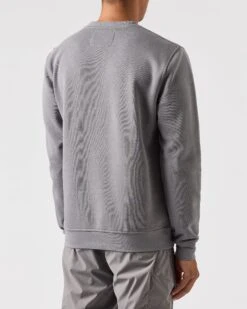 Weekend Offender Avery Sweatshirt Light Grey -Clothing Shop SWAW2317 AVERY LIGHT GREY 0304 MODEL
