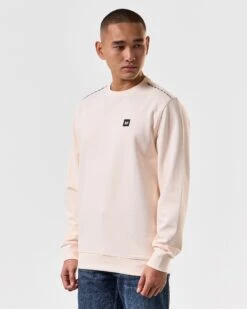 Weekend Offender Vega Sweatshirt Alabaster -Clothing Shop SWSS2404 VEGA ALABASTER 4546 MODEL