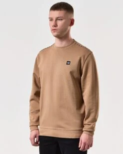Weekend Offender Vega Sweatshirt Cognac Brown -Clothing Shop SWSS2404 VEGA COGNAC 6337 MODEL