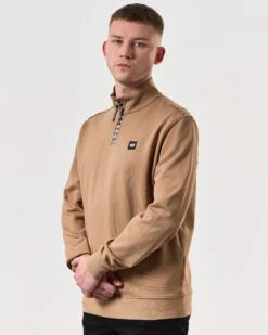 Weekend Offender Matisa Quarter Zip Sweatshirt Cognac Brown -Clothing Shop SWSS2405 MATISA COGNAC 6301 MODEL