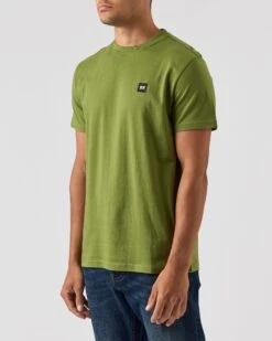 Weekend Offender Cannon Beach T-Shirt Seaweed Green 8 Weekend Offender Cannon Beach T-Shirt Seaweed Green -Clothing Shop TSAW2301 CANNON BEACH SEAWEED 0316 MODEL