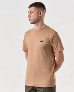 Weekend Offender Cannon Beach T-Shirt Cognac Brown -Clothing Shop TSSS2401 CANNON BEACH COGNAC 6388 MODEL