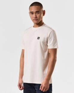Weekend Offender Manuel T-Shirt Alabaster 8 Weekend Offender Manuel T-Shirt Alabaster -Clothing Shop TSSS2405 MANUEL ALABASTER 4591 MODEL