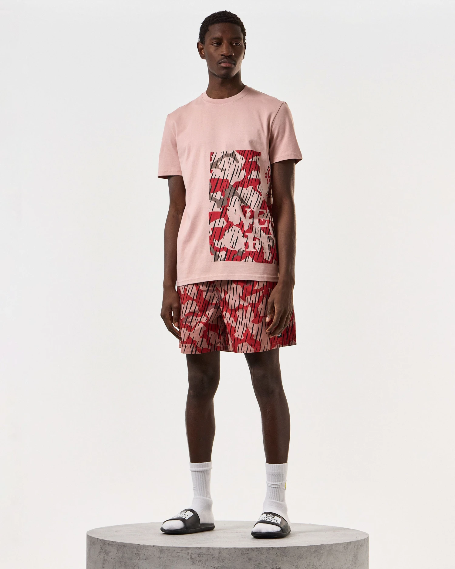 Weekend Offender Noosa T-Shirt Blaze Red Rain Camo 2 Weekend Offender Noosa T-Shirt Blaze Red Rain Camo - Image 2