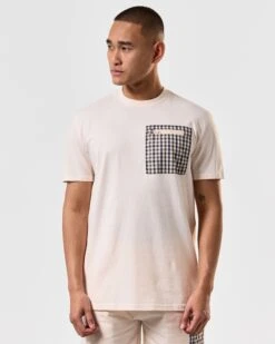 Weekend Offender Gorman Pocket T-Shirt Alabaster -Clothing Shop TSSS2416 GORMAN ALABASTER 4536 MODEL