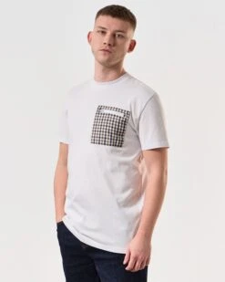 Weekend Offender Gorman Pocket T-Shirt White -Clothing Shop TSSS2416 GORMAN WHITE 6121 MODEL