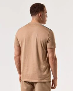 Weekend Offender Diaz T-Shirt Cognac Brown -Clothing Shop TSSS2420 DIAZ COGNAC 4971 MODEL