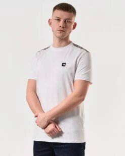 Weekend Offender Diaz T-Shirt White -Clothing Shop TSSS2420 DIAZ WHITE 6110 MODEL